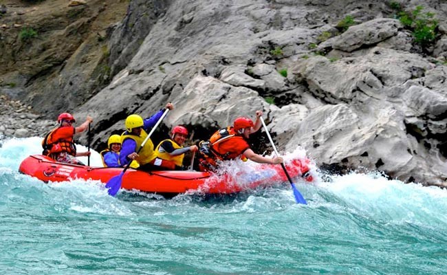 Rafting in Albania sul fiume Osumi –  Sport, natura e tanta adrenalina.
